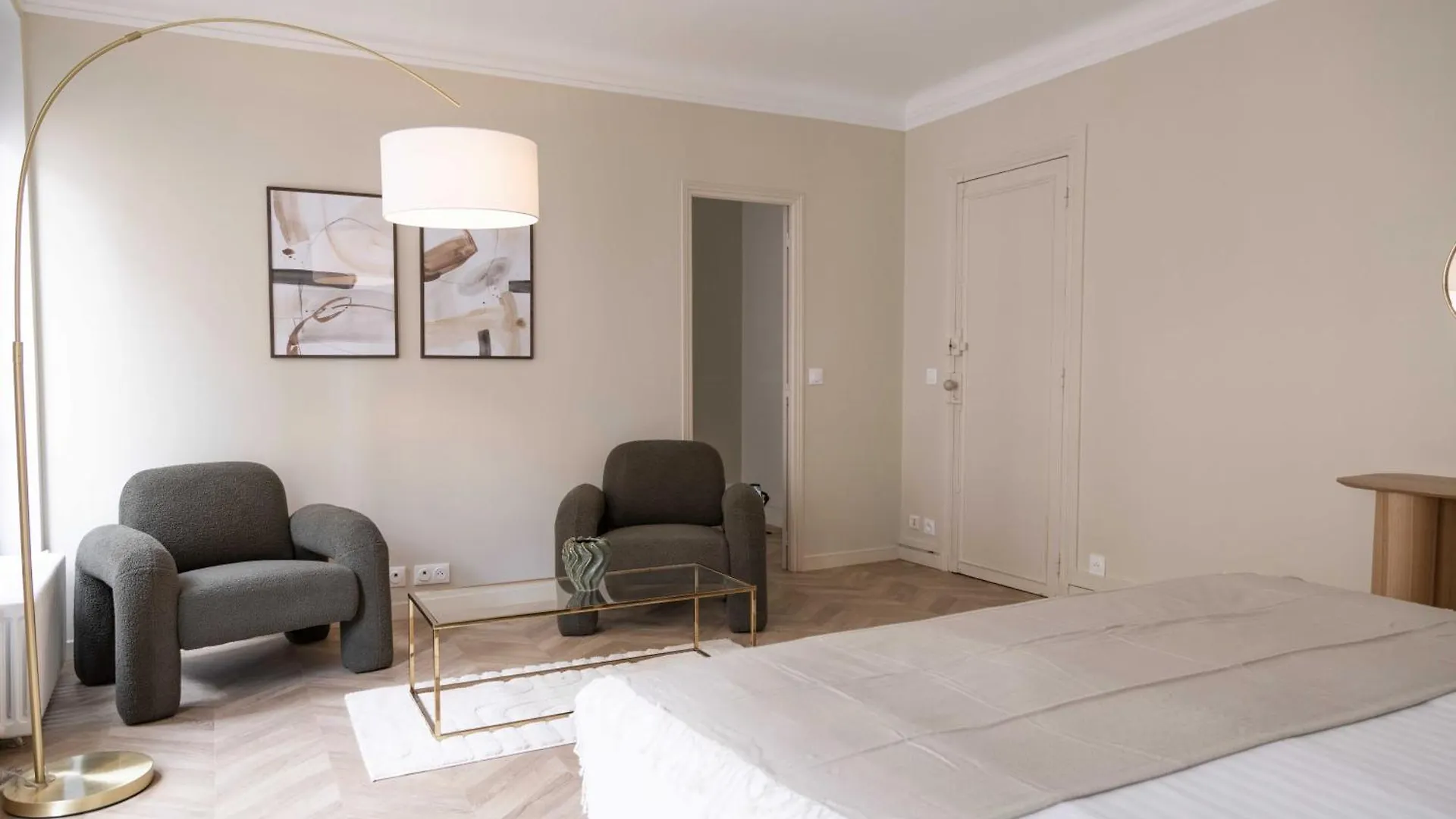 Chic Apartment - 5Br-10P - Grenelle-Eiffel Tower Paris France