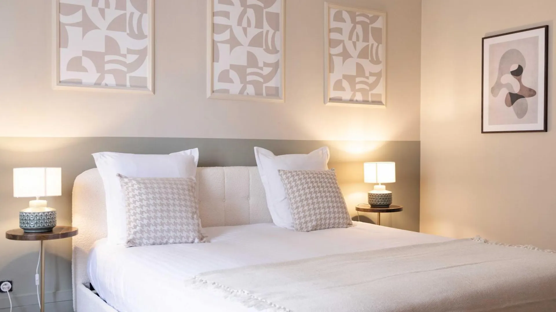 Chic Apartment - 5Br-10P - Grenelle-Eiffel Tower Paris 0*,  France