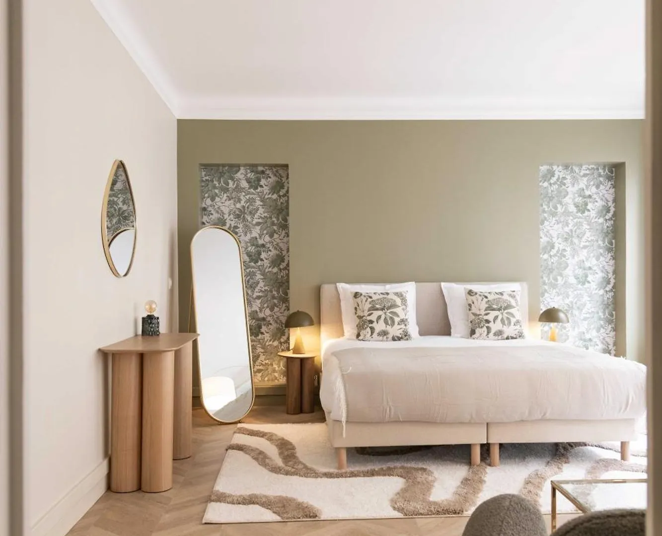 Chic Apartment - 5Br-10P - Grenelle-Eiffel Tower Paris 0*,  France